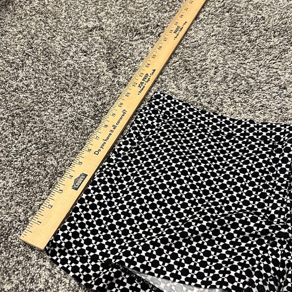 🪷Size 14 shorts 🪷 - Picture 3 of 8